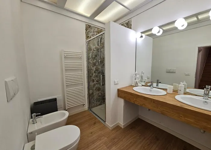 Casa A - Giardino E 3 Posti Auto In Cortile アパート