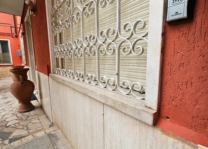 Casa A - Giardino E 3 Posti Auto In Cortile *