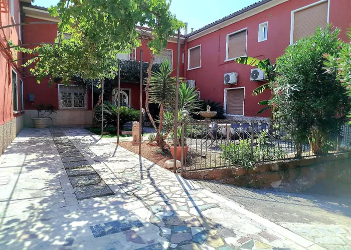 Casa A - Giardino E 3 Posti Auto In Cortile アパート