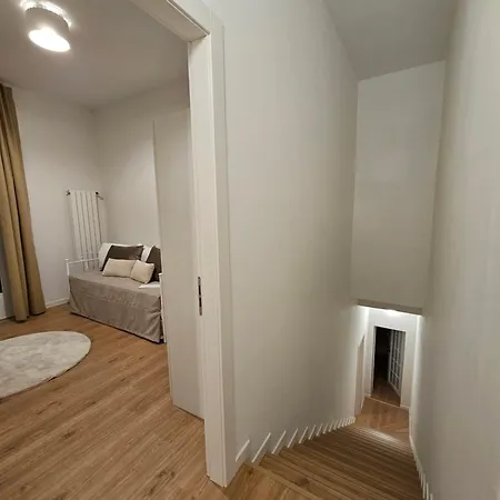 Apartamento Casa A - Giardino E 3 Posti Auto In Cortile *