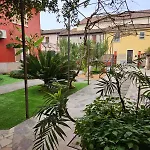 Casa A - Giardino E 3 Posti Auto In Cortile