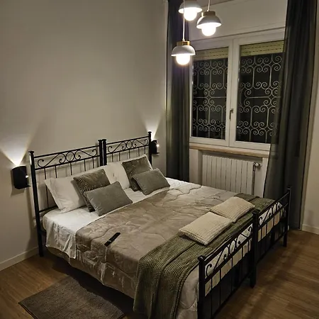 Casa A - Giardino E 3 Posti Auto In Cortile 아파트