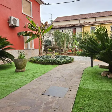 Casa A - Giardino E 3 Posti Auto In Cortile Daire *