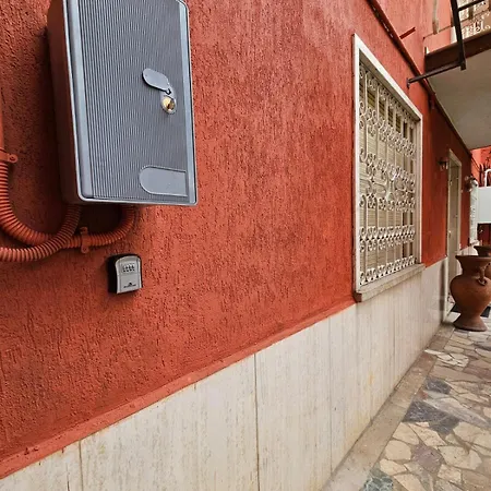 Casa A - Giardino E 3 Posti Auto In Cortile